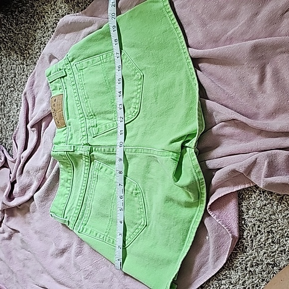 Riders Neon Green Jean Shorts in Women's Size 29 Waist EUC - Picture 11 of 11